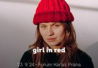 girl in red v Praze 
