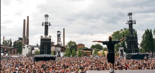Oblíbené hudební festivaly napříč Českem. Vychutnejte si léto s vašimi oblíbenými interprety