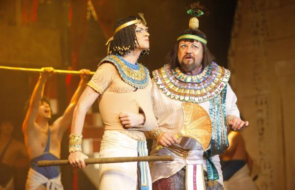 Rok 2015 začne v divadle Broadway uvedením legendární Kleopatry